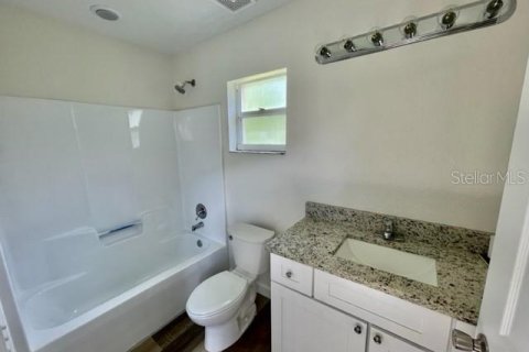Propiedad comercial en venta en Plant City, Florida, 169.45 m2 № 1140394 - foto 8