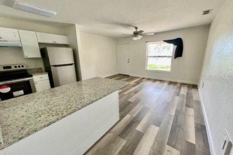 Propiedad comercial en venta en Plant City, Florida, 169.45 m2 № 1140394 - foto 3