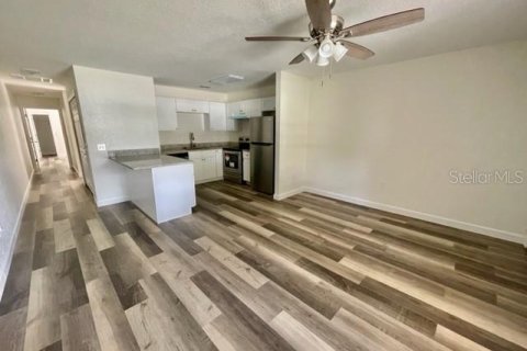 Propiedad comercial en venta en Plant City, Florida, 169.45 m2 № 1140394 - foto 2