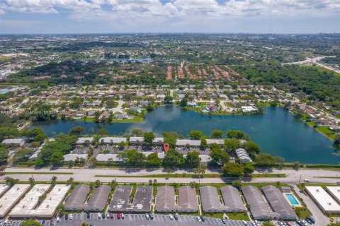 Touwnhouse à vendre à Coconut Creek, Floride: 2 chambres, 97.92 m2 № 1955494 - photo 15