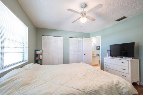 Touwnhouse à vendre à Coconut Creek, Floride: 2 chambres, 97.92 m2 № 1955494 - photo 10