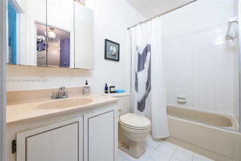 Touwnhouse à vendre à Coconut Creek, Floride: 2 chambres, 97.92 m2 № 1955494 - photo 11