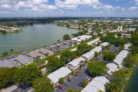Touwnhouse à vendre à Coconut Creek, Floride: 2 chambres, 97.92 m2 № 1955494 - photo 17