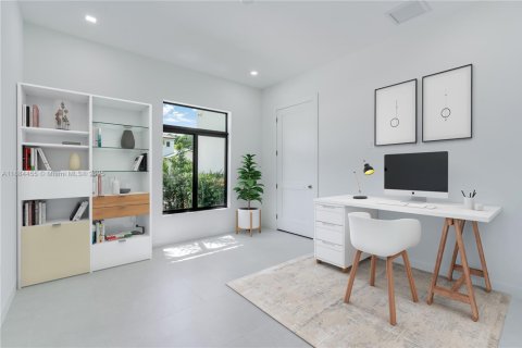 House in Miami, Florida 6 bedrooms, 560.01 sq.m. № 1941492 - photo 11