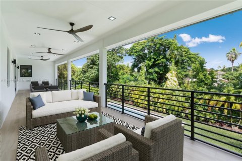 House in Miami, Florida 6 bedrooms, 560.01 sq.m. № 1941492 - photo 20