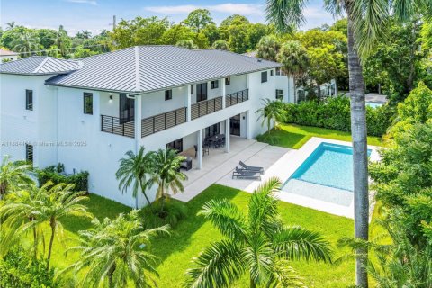 House in Miami, Florida 6 bedrooms, 560.01 sq.m. № 1941492 - photo 2