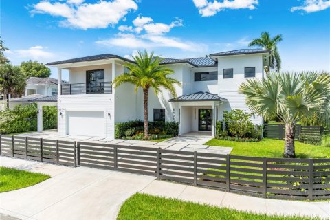 House in Miami, Florida 6 bedrooms, 560.01 sq.m. № 1941492 - photo 23