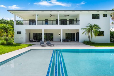 House in Miami, Florida 6 bedrooms, 560.01 sq.m. № 1941492 - photo 14