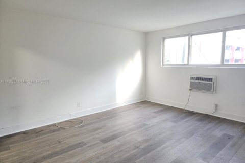 Apartamento en alquiler en Miami, Florida, 1 dormitorio, 46.45 m2 № 1951952 - foto 6