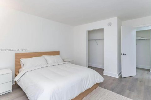 Apartamento en alquiler en Miami, Florida, 1 dormitorio, 46.45 m2 № 1951952 - foto 3