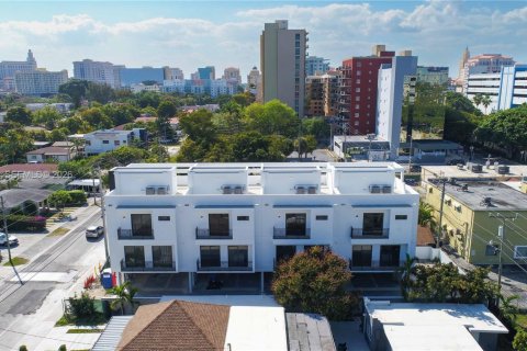 Adosado en alquiler en Miami, Florida, 3 dormitorios, 165.64 m2 № 2056659 - foto 14