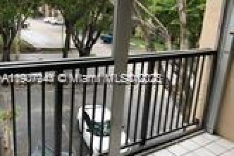 Condo in Miami, Florida, 1 bedroom  № 1971733 - photo 6