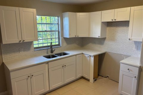 House in Orlando, Florida 3 bedrooms, 131.83 sq.m. № 1773237 - photo 9