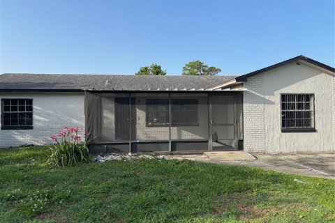 House in Orlando, Florida 3 bedrooms, 131.83 sq.m. № 1773237 - photo 1
