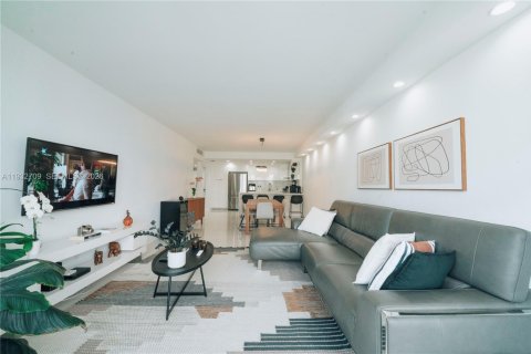 Condominio en venta en Sunny Isles Beach, Florida, 3 dormitorios, 139.82 m2 № 2152454 - foto 4