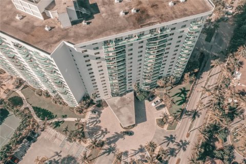 Condominio en venta en Sunny Isles Beach, Florida, 3 dormitorios, 139.82 m2 № 2152454 - foto 20