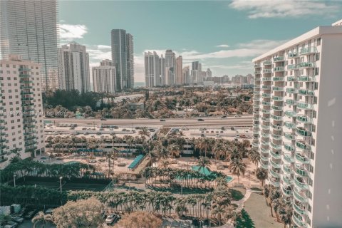 Condominio en venta en Sunny Isles Beach, Florida, 3 dormitorios, 139.82 m2 № 2152454 - foto 19