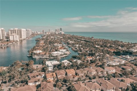 Condominio en venta en Sunny Isles Beach, Florida, 3 dormitorios, 139.82 m2 № 2152454 - foto 15