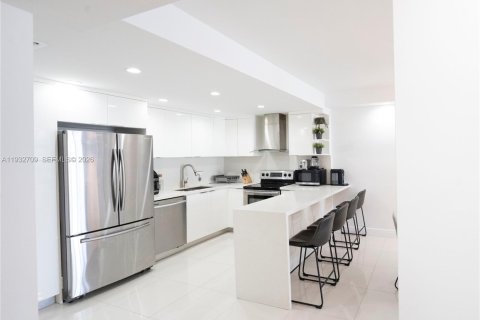 Condominio en venta en Sunny Isles Beach, Florida, 3 dormitorios, 139.82 m2 № 2152454 - foto 12