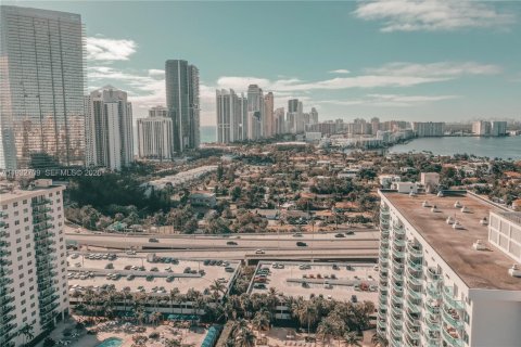 Condominio en venta en Sunny Isles Beach, Florida, 3 dormitorios, 139.82 m2 № 2152454 - foto 17