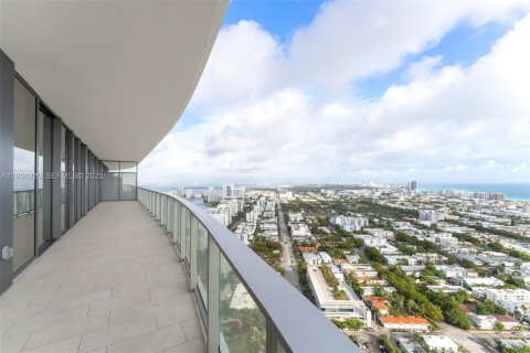 Condo in Miami Beach, Florida, 3 bedrooms № 1994212 - photo 13
