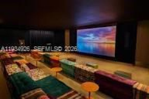 Condo in Miami Beach, Florida, 3 bedrooms № 1994212 - photo 30