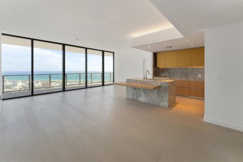 Condo in Miami Beach, Florida, 3 bedrooms  № 1994212