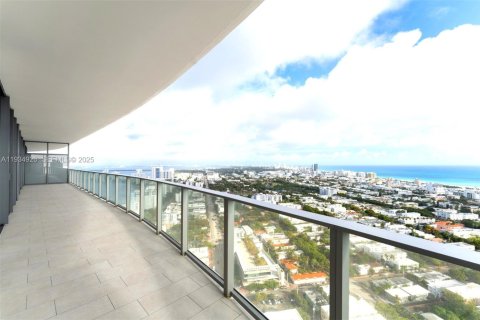 Condo in Miami Beach, Florida, 3 bedrooms № 1994212 - photo 24