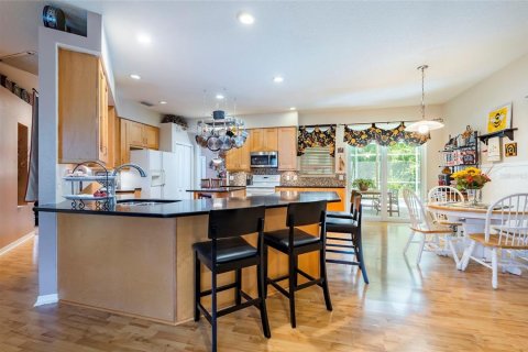 House in Lutz, Florida 4 bedrooms, 211.91 sq.m. № 2211458 - photo 21