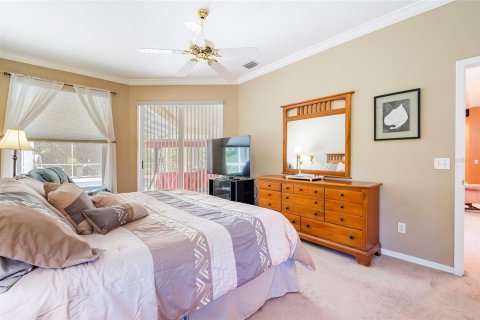 House in Lutz, Florida 4 bedrooms, 211.91 sq.m. № 2211458 - photo 12