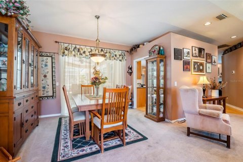 House in Lutz, Florida 4 bedrooms, 211.91 sq.m. № 2211458 - photo 8