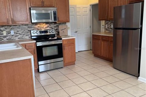 Townhouse in Riverview, Florida 3 bedrooms, 162.58 sq.m. № 2437312 - photo 3