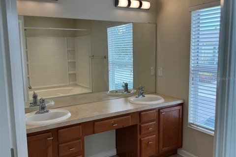 Townhouse in Riverview, Florida 3 bedrooms, 162.58 sq.m. № 2437312 - photo 8