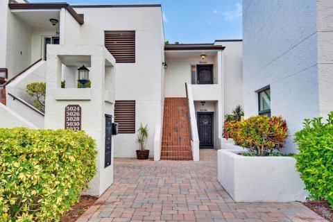 Condo in Sarasota, Florida, 2 bedrooms № 2199131