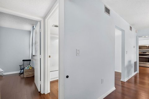 Condominio en venta en Sarasota, Florida, 2 dormitorios, 110.65 m2 № 2199131 - foto 17