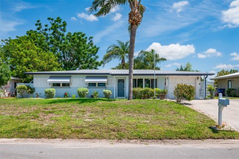 Casa en alquiler en Sarasota, Florida, 3 dormitorios, 114.46 m2 № 1248964 - foto 1