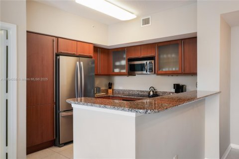 Condominio en alquiler en Hallandale Beach, Florida, 2 dormitorios, 117.06 m2 № 1898362 - foto 3