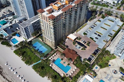 Condominio en alquiler en Hallandale Beach, Florida, 2 dormitorios, 117.06 m2 № 1898362 - foto 17