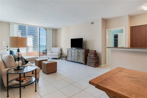 Condominio en alquiler en Hallandale Beach, Florida, 2 dormitorios, 117.06 m2 № 1898362 - foto 6
