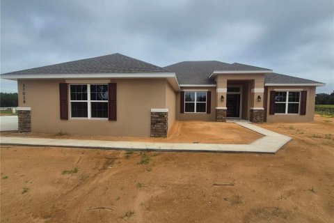 Casa en venta en Dade City, Florida, 4 dormitorios, 216.46 m2 № 1914527 - foto 1