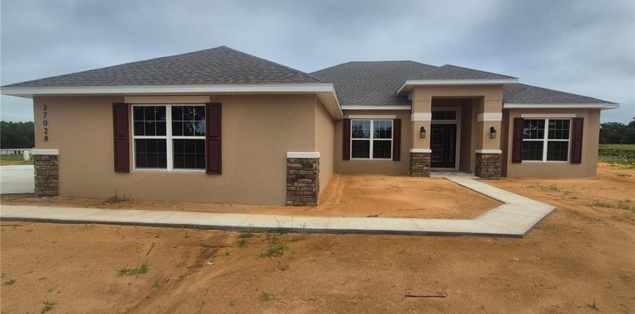 Casa en Dade City, Florida 4 dormitorios, 216.46 m2 № 1914527