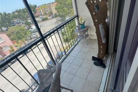 Condominio en venta en Doral, Florida, 1 dormitorio, 71.53 m2 № 1864748 - foto 19