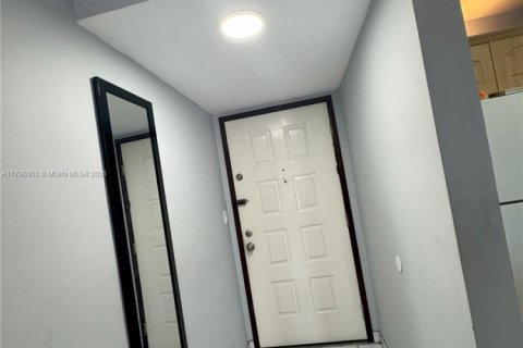 Condominio en venta en Doral, Florida, 1 dormitorio, 71.53 m2 № 1864748 - foto 18