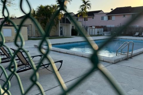 Condominio en venta en Doral, Florida, 1 dormitorio, 71.53 m2 № 1864748 - foto 8