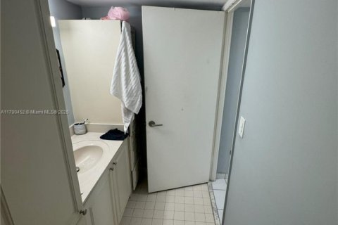 Condominio en venta en Doral, Florida, 1 dormitorio, 71.53 m2 № 1864748 - foto 14