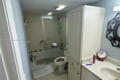 Condominio en venta en Doral, Florida, 1 dormitorio, 71.53 m2 № 1864748 - foto 15