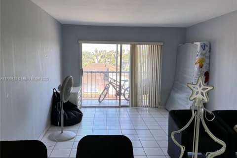 Condominio en venta en Doral, Florida, 1 dormitorio, 71.53 m2 № 1864748 - foto 3