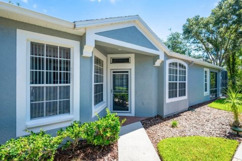 House in Fish Hawk, Florida 2 bedrooms, 143.44 sq.m. № 1795355 - photo 3