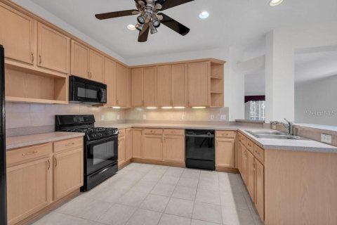 House in Fish Hawk, Florida 2 bedrooms, 143.44 sq.m. № 1795355 - photo 7