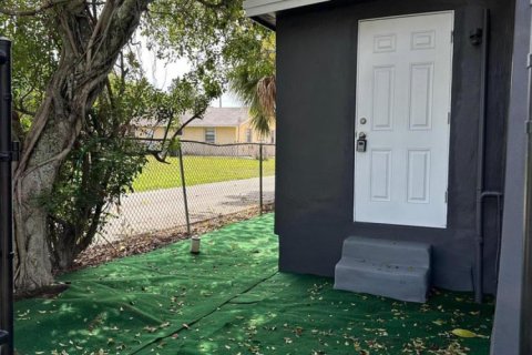 Immobilier commercial à vendre à Delray Beach, Floride: 245.08 m2 № 1072491 - photo 1
